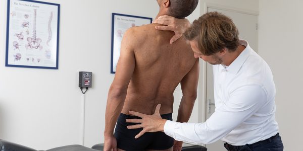 #fysio #fysiotherapie #chiropractie #praktijk #Hilversum #movewell #movewellminute #behandeling #rugklachten #sportfysiotherapie #bekkenklachten #nekklachten