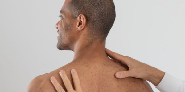 nekpijn en klachten hernia
